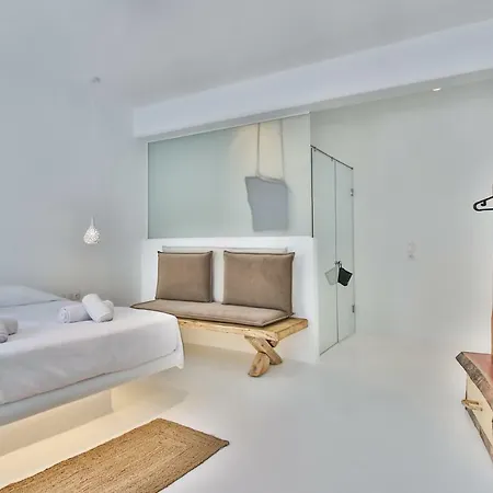 Arktos White Guest house