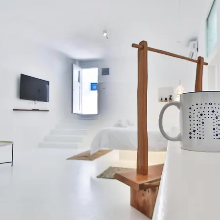 Arktos White Guest house